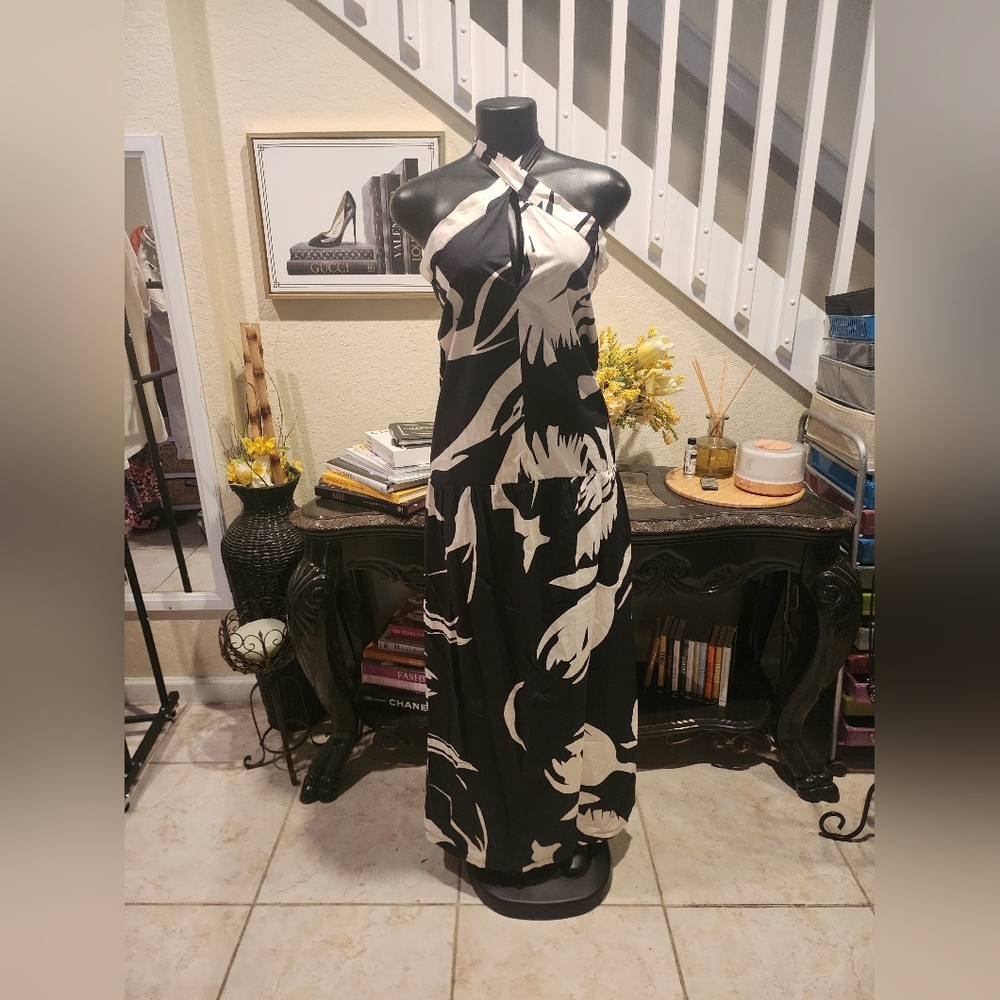 Amodomio dress size M NEW